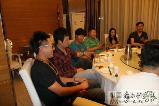 124808zuzelae1yrn1uala.jpg